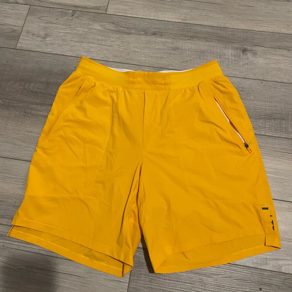 NWOT License To Train Lululemon Men’s Medium Orange Shorts